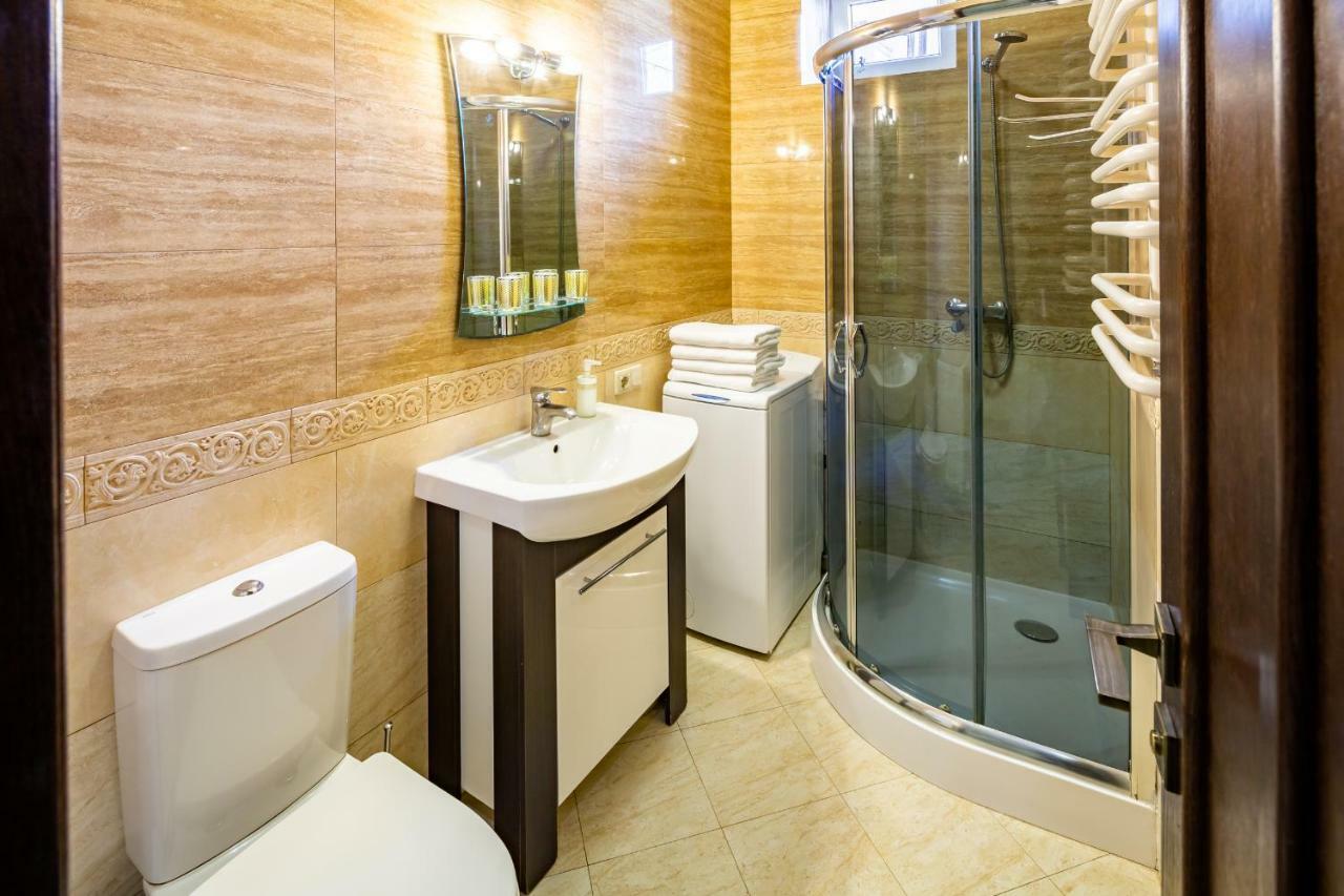 Alfa Apartments Kniazia Romana 11 إلفيف المظهر الخارجي الصورة