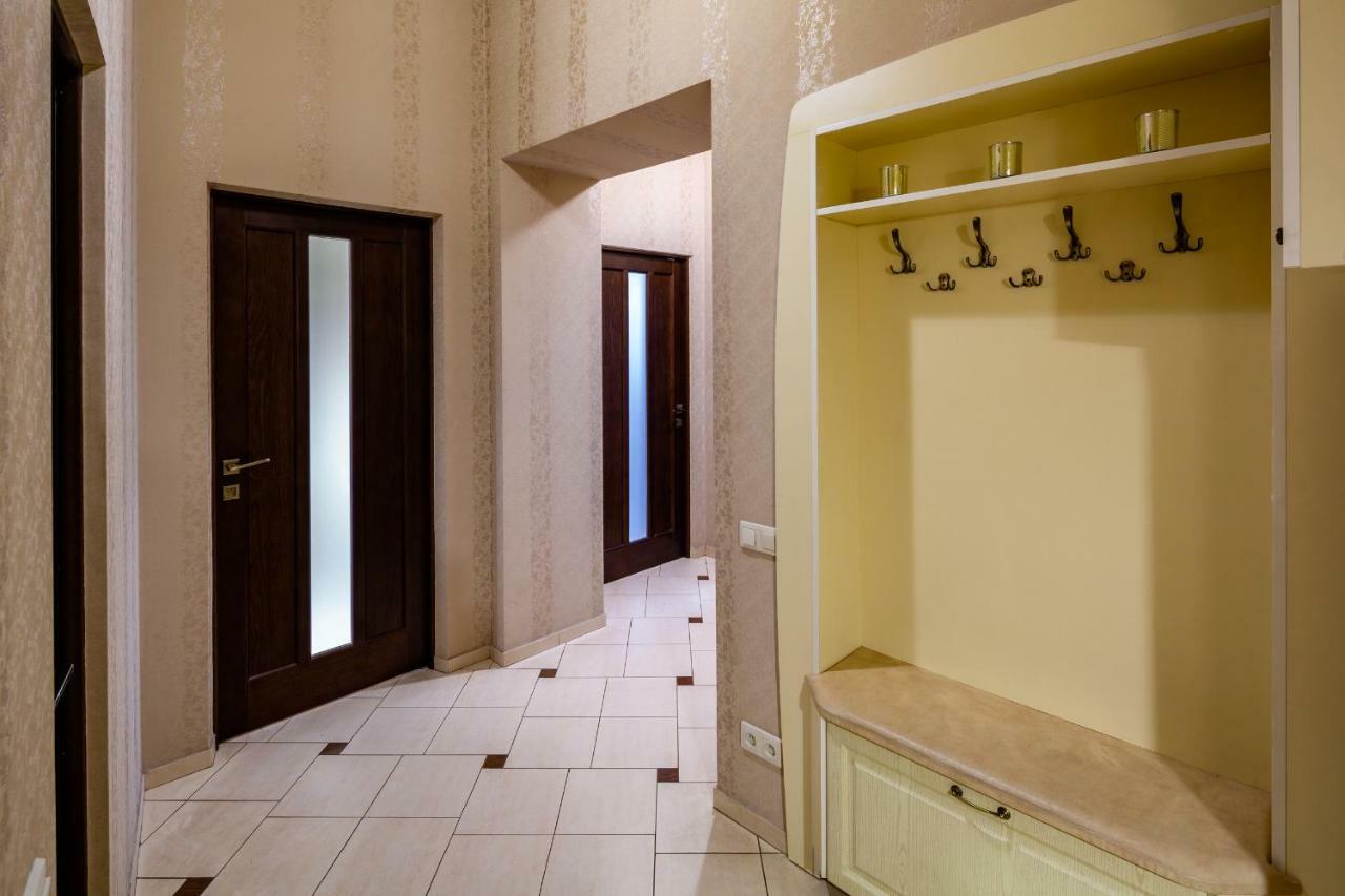 Alfa Apartments Kniazia Romana 11 إلفيف المظهر الخارجي الصورة