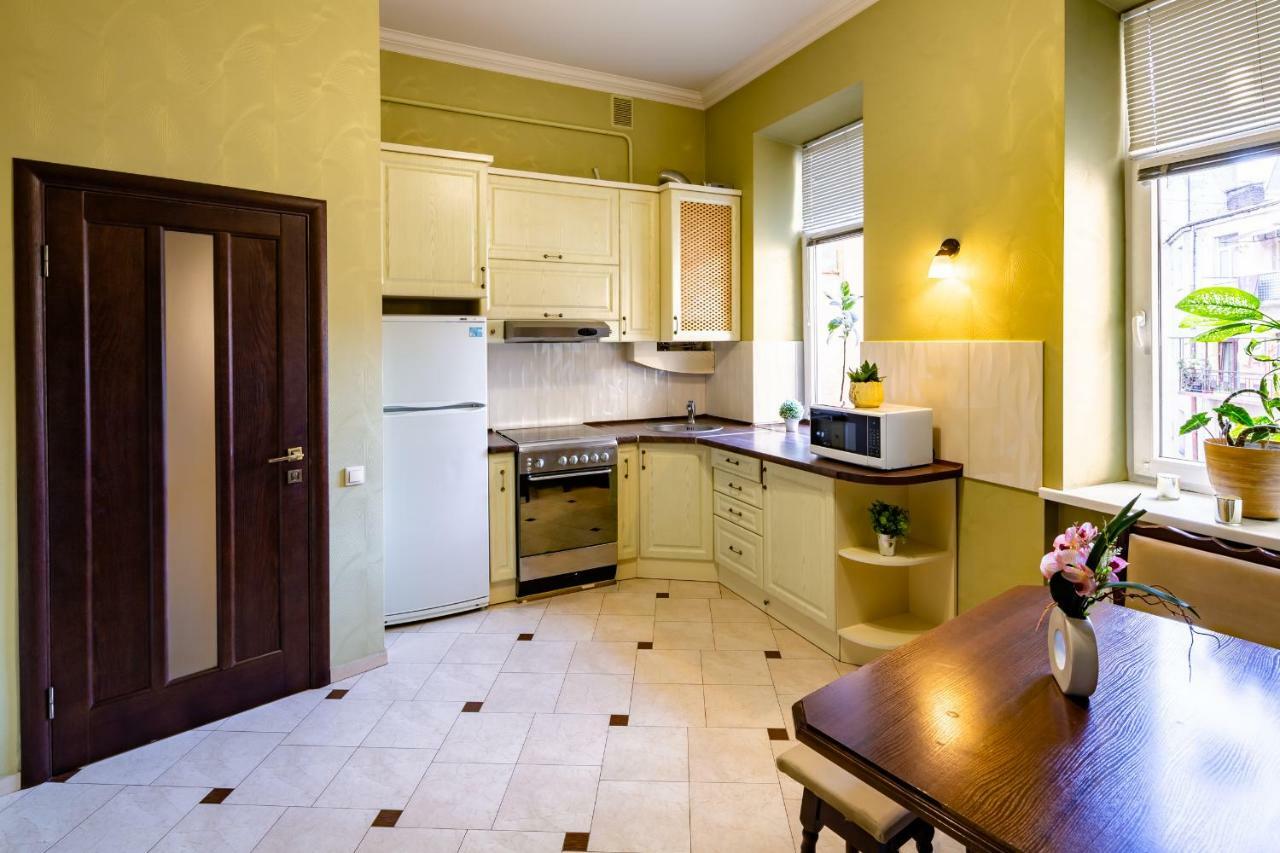 Alfa Apartments Kniazia Romana 11 إلفيف المظهر الخارجي الصورة