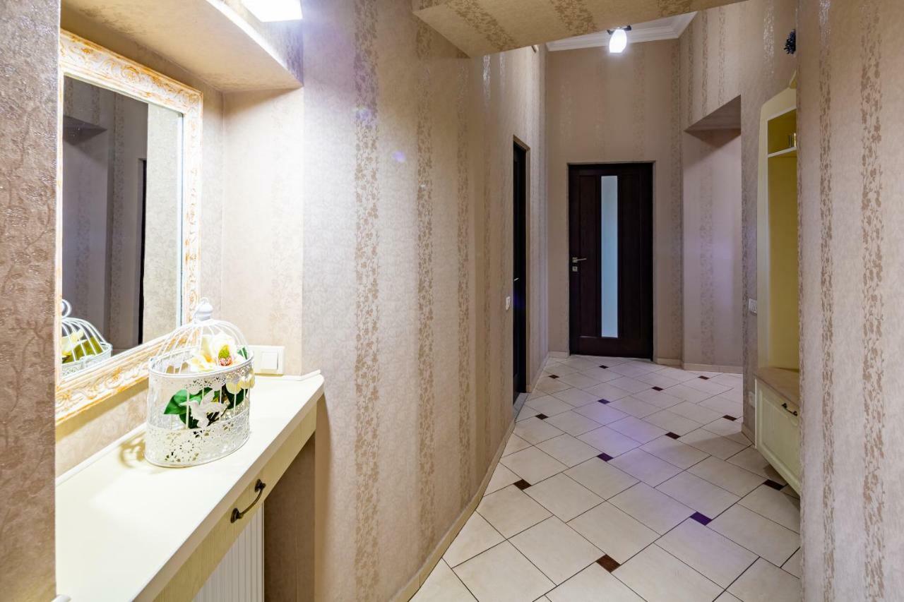 Alfa Apartments Kniazia Romana 11 إلفيف المظهر الخارجي الصورة