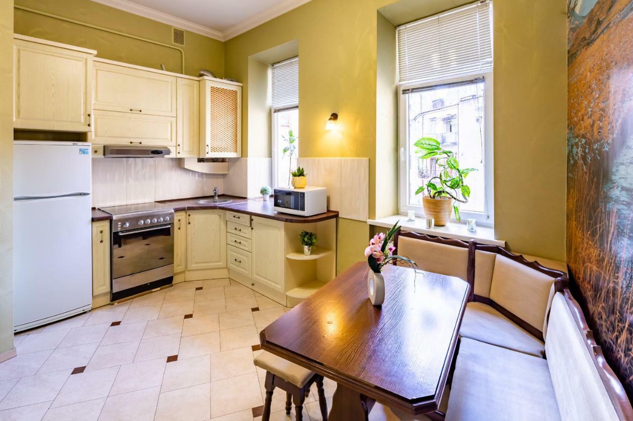 Alfa Apartments Kniazia Romana 11 إلفيف المظهر الخارجي الصورة